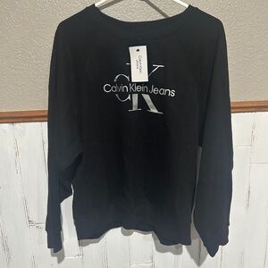 New with tags Calvin Klein Women’s long sleeve